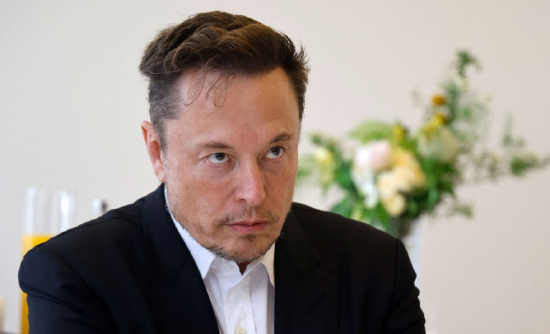 马斯克呼吁在旧金山部署联邦军队，贝尼奥夫立