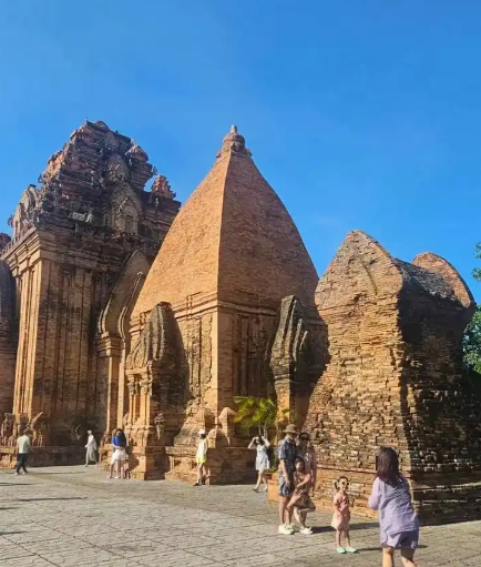 越南计划未来五年GDP每年增长10%，2030年人均GDP达