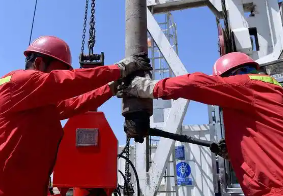 日本石油勘探公司警示伊朗冲突或将拖累利润 股