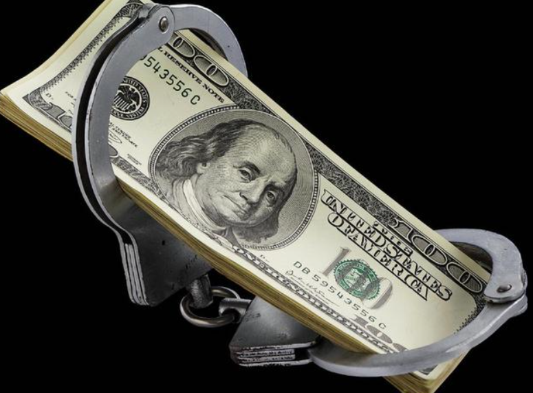 特朗普拟为信用卡利率设上限 700亿美元相关债务