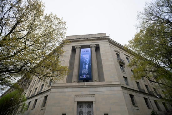 美国前司法部长邦迪被解职后 特朗普考虑进一步