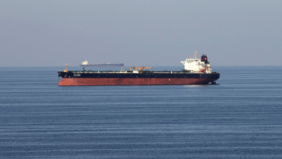 霍尔木兹海峡通行仍受限 伊朗公布安全航路以避